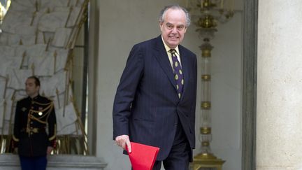 Le ministre de la Culture, Fr&eacute;d&eacute;ric Mitterrand, &agrave; la sortie de l'Elys&eacute;e le 11 janvier 2012. (LIONEL BONAVENTURE / AFP)