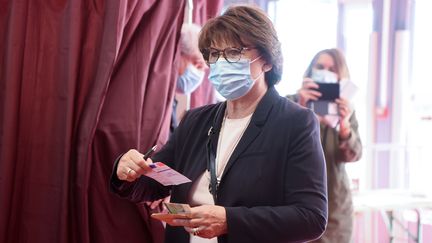 La maire sortante de Lille, Martine Aubry, lors du second tour des élections municipales le dimanche 28 juin 2020. (FRANCOIS LO PRESTI / AFP)