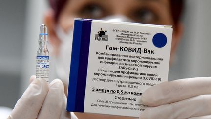 Le vaccin contre le Covid-19 russe, "Sputnik V". (SAVO PRELEVIC / AFP)