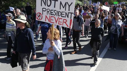 Manifestation le 13 novembre 2016 dans le Golden Gate Park, à San Francisco, après l'élection de Donald Trump à la Maison Blanche. (BECK DIEFENBACH / REUTERS)