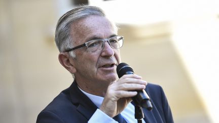 Le président PS de la région Centre-Val de Loire, François Bonneau, lors d'une conférence de presse à Matignon, le 30 juillet 2020, à Paris. (STEPHANE DE SAKUTIN / AFP)