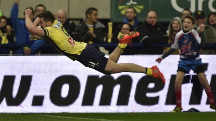 Damien Penaud et Clermont retrouvent la tête (THIERRY ZOCCOLAN / AFP)