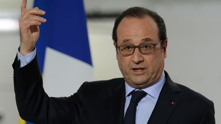 François Hollande à Sablé-sur-Sarthe (Sarthe), le&nbsp;4 mai 2016.&nbsp; (JEAN-FRANCOIS MONIER / AFP)