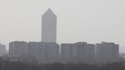 Pollution aux particules fines à Lyon, le 25 février 2021.&nbsp; (RICHARD MOUILLAUD / MAXPPP)