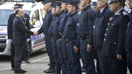 Le ministre de l'Intérieur, Bernard Cazeneuve, le 15 mai 2016 à Rennes (Ille-et-Vilaine). (DAMIEN MEYER / AFP)