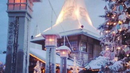 Le village du père Noël à 7 kilomètres de la ville de Rovaniemi :&nbsp;"Il y a un bâtiment principal où on peut voir le Père Noël et aller à sa rencontre" (Photo Corneloup)