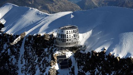 Le Refuge du Goûter dans les Alpes a été fermé par le maire de Saint-Gervais (Haute-Savoie) à cause des risques de pierres dues aux fortes chaleurs. (JEAN-PIERRE CLATOT / AFP)