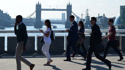 En face du London Bridge, à Londres, le 24 juin 2016. (DANIEL SORABJI / AFP)