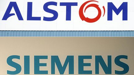 Les logos Alstom et Siemens. (SEBASTIEN BOZON / AFP)