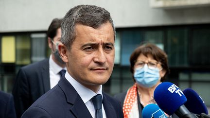 Gerald Darmanin&nbsp;en visite à Lille (Nord), aux côtés de la maire de la ville, Martine Aubry, le 14 mai 2021. (CELIA CONSOLINI / HANS LUCAS / AFP)