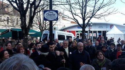 Inauguration de la place Charlie, &agrave; Angoul&ecirc;me (Charente), dimanche 1er f&eacute;vrier.&nbsp; (JULIE RASPLUS / FRANCETV INFO)