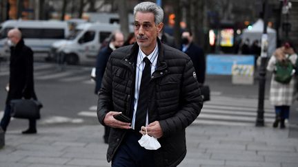 L'ancien jardinier marocain Omar Raddad, condamné en 1994 pour le meurtre de Ghislaine Marchal, son employeuse, le 25 novembre 2021 à Paris.&nbsp; (ALAIN JOCARD / AFP)