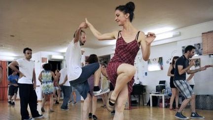 Une école de danse à Athènes. 2 juillet 2013 (AFP/Louisa Gouliamaki)