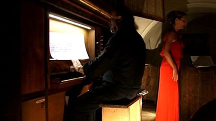 La mezzo-soprano Emmanuelle Fruchard et l&#039;organiste Umberto Forni
 (France3 / Culturebox)