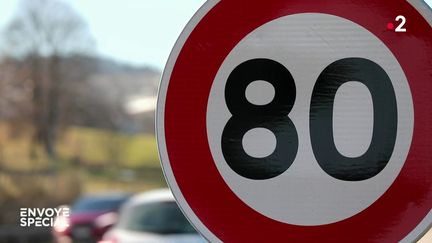 Envoyé spécial. 80 km/h, la sortie de route ?