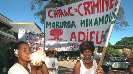 Manifestation contre les essais nucléaires français dans le Pacifique, le 30 août 1995. (GETTY IMAGES)