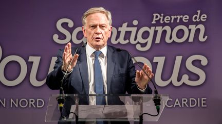 Pierre de Saintignon, candidat PS aux élections régionales en&nbsp;Nord-Pas-de-Calais-Picardie, à Lille (Nord), au soir du premier tour, le 6 décembre 2015. (PHILIPPE HUGUEN / AFP)