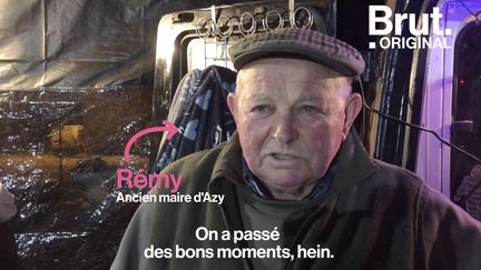 Dans de nombreux petits villages de France, les cafés disparaissent. Dans le Cher, Sébastien a créé le "Bar Truck", un bar ambulant qui amène un peu de vie chaque soir dans un village différent. Et les maires se battent pour le recevoir…