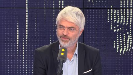 Selon Philippe Bailly, président de NPA Conseil, les 15-34 ans regardent de moins en moins la TV traditionnelle. (FRANCEINFO / RADIOFRANCE)