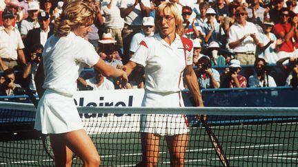 Martina Navratilova serre la main de Steffi Graf (US Open 1986) (PROBST / DPA)