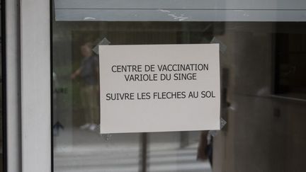 Un centre de vaccination contre la variole du singe, à Paris, le 26 juillet 2022.&nbsp; (MAGALI COHEN / HANS LUCAS / AFP)