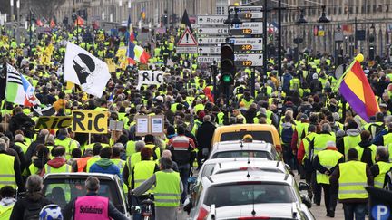 Une manifestation de "gilets jaunes" à Bordeaux (Gironde), le 9 février 2019. (MEHDI FEDOUACH / AFP)