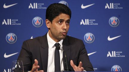 Nasser Al-Khelaïfi en conférence de presse au Parc des Princes, le 23 mai 2022. (JEAN CATUFFE / AFP)