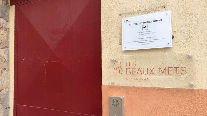 L'entrée du restaurant Les Beaux Mets dans la prison des Baumettes à Marseille, le 14 novembre 2022. (HUGO CHARPENTIER / RADIO FRANCE)