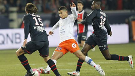 Le Montpellliérain Younes Belhanda se défait de Blaise Matuidi et Diego Lugano