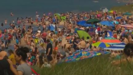 États-Unis : des plages bondées dans l’Indiana