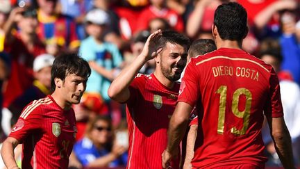 Villa, buteur, félicité par Diego Costa (DAVID RAMOS / GETTY IMAGES NORTH AMERICA)