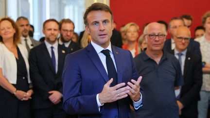 Emmanuel Macron, le 9 juin 2023, à la préfecture d'Annecy (Haute-Savoie). (DENIS BALIBOUSE / POOL / AFP)