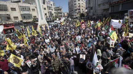 Manifestation en soutien aux prisonniers palestiniens, détenus en Israël, à Ramallah, le 17 avril 2017. (ATEF SAFADI / EPA)