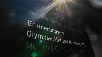 Le mémorial qui commémore l'attentat de 1972 aux JO de Munich, installé dans le parc olympique de Munich le 17 août 2022. (INA FASSBENDER / AFP)