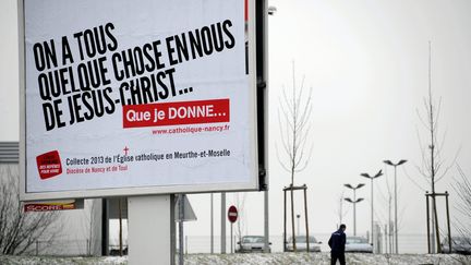 Un panneau pour la collecte du denier du culte des dioc&egrave;ses de Nancy et de Toul, le 13 mars 2013. (ALEXANDRE MARCH / MAXPPP)