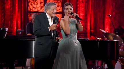 Tony Bennett et Lady Gaga sur la scéne de l'Angel Orensanz de New york en 2021 (KEVIN MAZUR / GETTY IMAGES NORTH AMERICA)