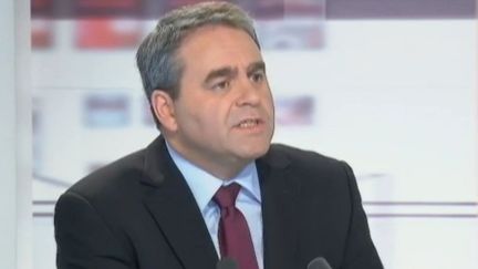 Xavier Bertrand et Alain Jupp&eacute; sont mont&eacute;s au front mardi 8 novembre pour d&eacute;fendre le plan de rigueur du gouvernement. (France 2)