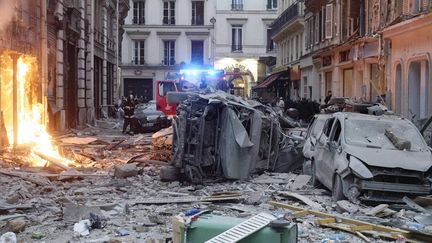 L'explosion rue de Trévise à Paris, samedi 12 janvier, a fragilisé la structure de plusieurs immeubles alentours. (DANIEL FOURAY / MAXPPP)