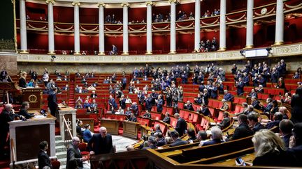 L'Assemblée nationale lors de l'examen du projet de loi immigration, le 19 décembre 2023. (LUDOVIC MARIN / AFP)