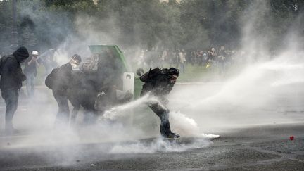 Pendant la manifestation contre la loi Travail du 14 juin 2016 à Paris. (MAXPPP)