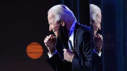 Le président élu des Etats-Unis, Joe Biden, après son discours suivant sa victoire à Wilmington, dans l'Etat du Delaware (Etats-Unis), le 7 novembre 2020.&nbsp; (ANGELA WEISS / AFP)