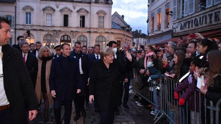 Angela Merkel, en déplacement à Beaune&nbsp;(Côte-d'Or), le 3 novembre 2021, pour ses adieux à la France après 16 ans au pouvoir en Allemagne.&nbsp; (PHILIPPE DESMAZES / AFP)