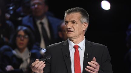 Le candidat à la présidentielle, Jean Lassalle, lors du débat sur BFMTV et CNews, le 4 avril 2017. (LIONEL BONAVENTURE/AFP)