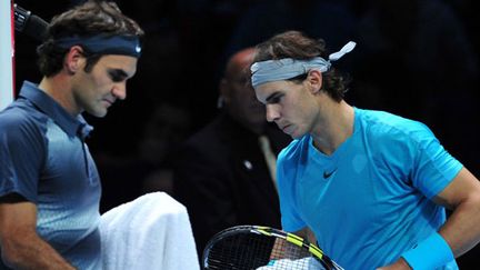 Roger Federer croise Rafael Nadal