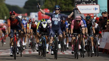 L'Italien Alberto Dainese (DSM-firmenich) lors de la 19e étape du Tour d'Espagne, à Iscar, le 15 septembre 2023. (OSCAR DEL POZO / AFP)