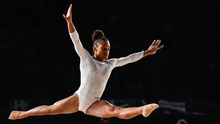 La gymnaste Mélanie de Jesus dos Santos, le 4 octobre 2017 à Montréal (Canada).&nbsp; (MINAS PANAGIOTAKIS / GETTY IMAGES NORTH AMERICA / AFP)