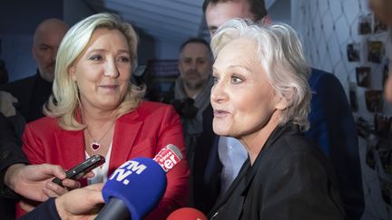 Marie-Caroline Le Pen s'exprime lors d'une conférence de presse en présence de sa soeur Marine Le Pen à Calais (Pas-de-Calais) le 11 mars 2020. (MAXPPP)