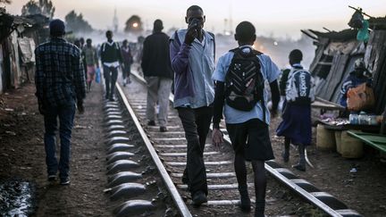 Dans les rues de Kibera, au Kenya, en mars 2017. (NATALIA JIDOVANU / AFP)