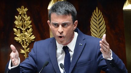 Manuel Valls &agrave; l'Assembl&eacute;e nationale, le 18 juin 2015, lors des d&eacute;bats sur la loi Macron. (BERTRAND GUAY / AFP)