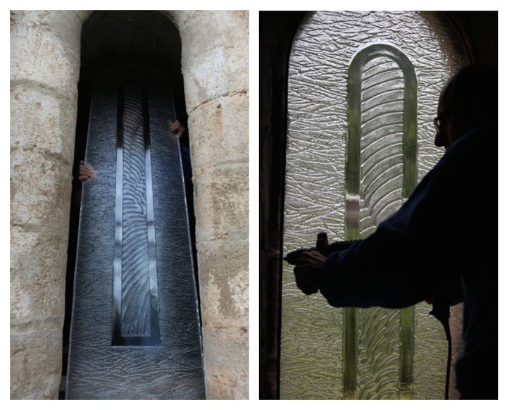 La pose des vitraux de l'abbatiale 
 (Abbaye de Sylvanès - Jean-Marc Saumade)